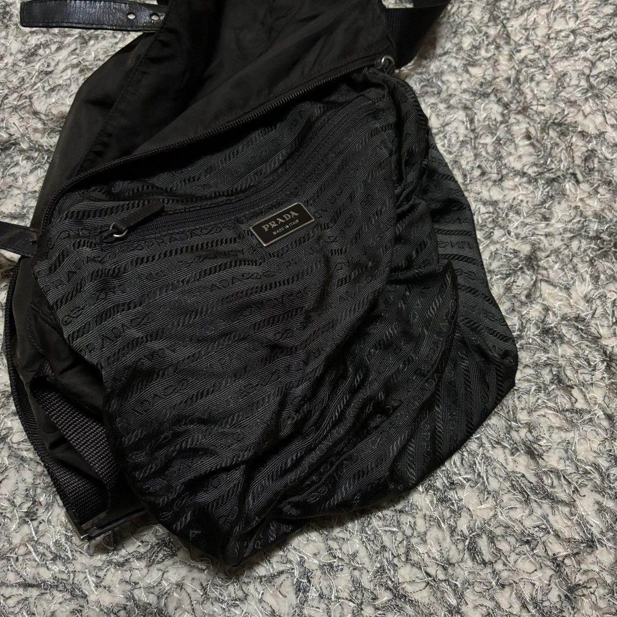 Prada Vtg Prada Vela Nylon Messenger Bag Black Buckle Crossbody Size ONE SIZE - 23 Thumbnail