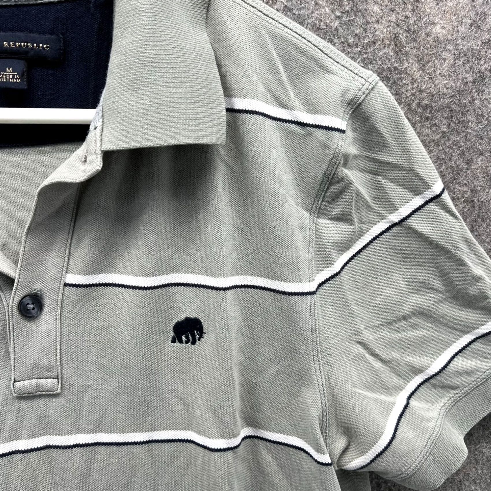 Banana Republic VINTAGE Banana Republic Polo Shirt Men Medium Adult Gray White Striped Logo Cotton Size US M / EU 48-50 / 2 - 7 Thumbnail