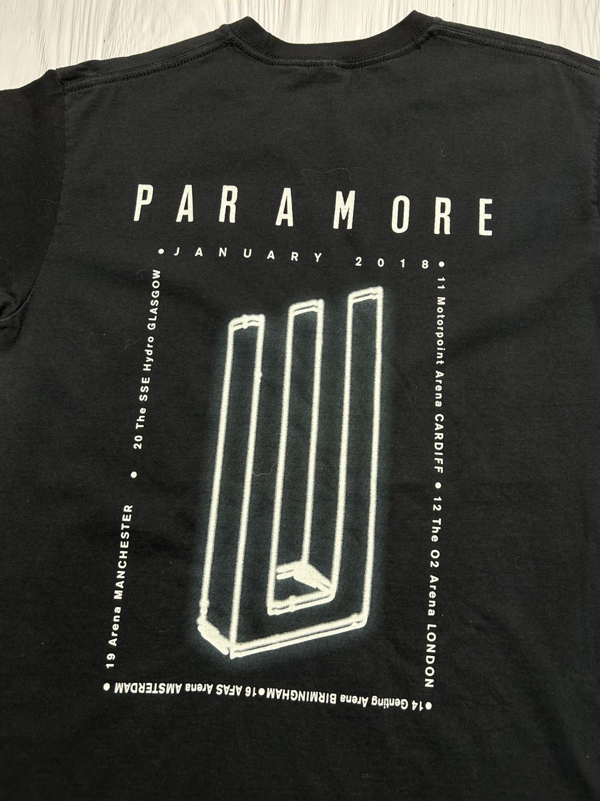 Band Tees Paramore After Laughter Album T-Shirt Size M Size US M / EU 48-50 / 2 - 10 Thumbnail