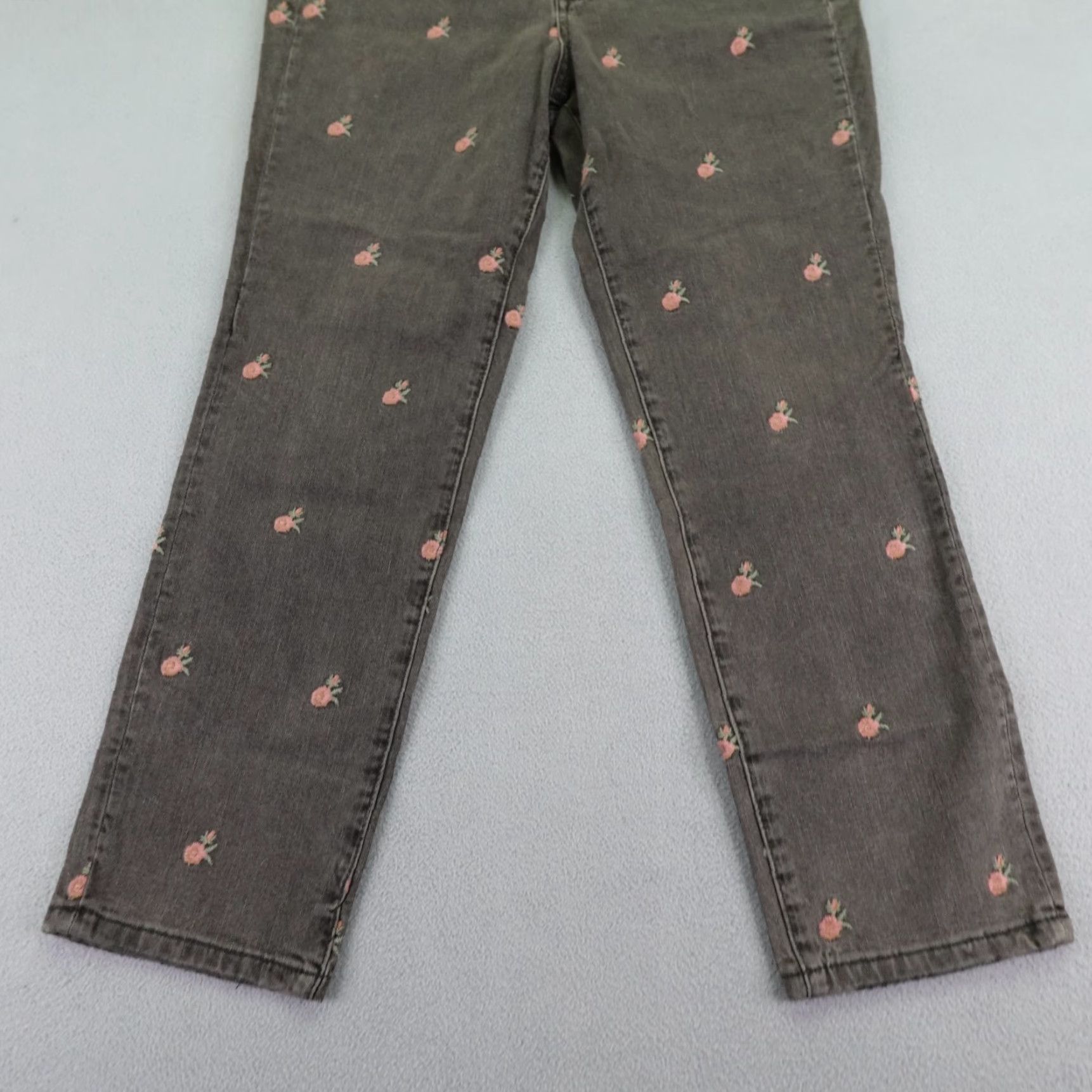 Vintage VINTAGE BlankNYC Women's Cropped Jeans 28 Gray Denim High Rise All Over Flower Pattern Size 30" / US 8 / IT 44 - 3 Thumbnail