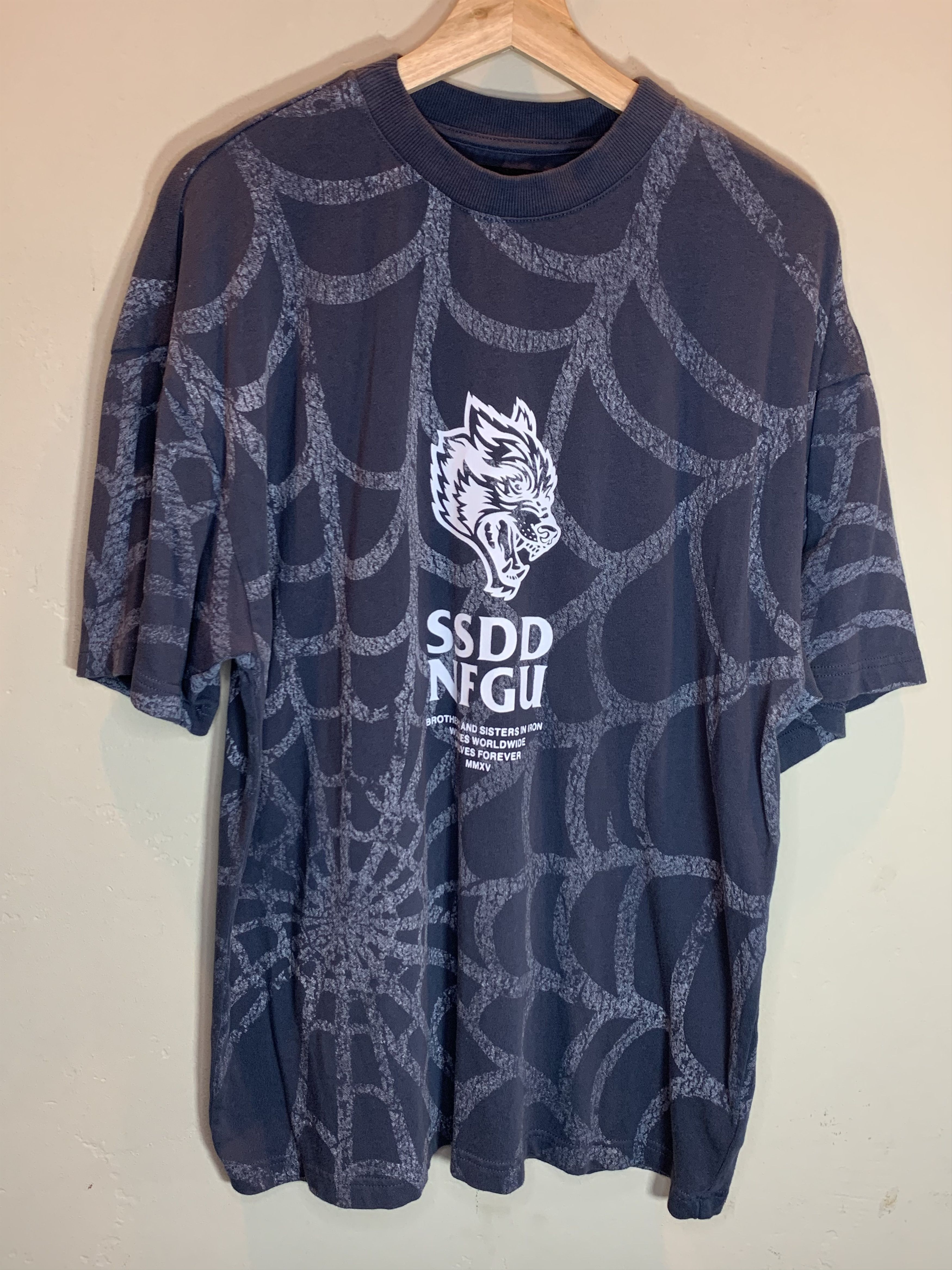 Darc Sport *RARE* Darc Sport Wolves 1603 of 2000 Spider Web T-Shirt Size US M / EU 48-50 / 2 - 1 Thumbnail