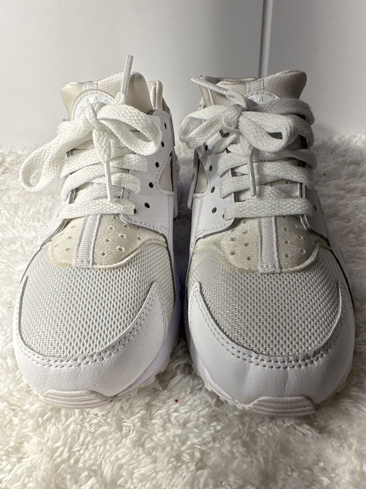 Nike Nike Huarache Run GS Whiteout White Sneakers Size US 5.5 / IT 35.5 - 3 Thumbnail