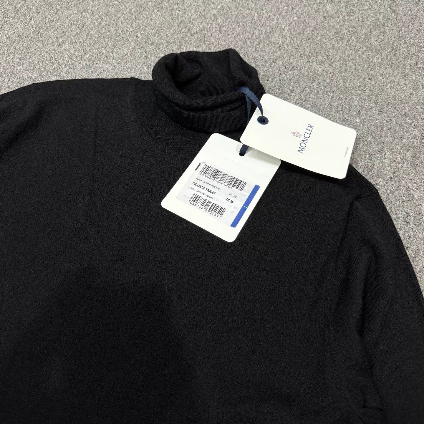 Moncler Moncler Black Wool Long Sleeve Knit Sweater M New With Tags Size M / US 6-8 / IT 42-44 - 3 Thumbnail