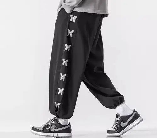 image of Vintage Streetwear Joggers Pants in Black, Men's (Size 32)