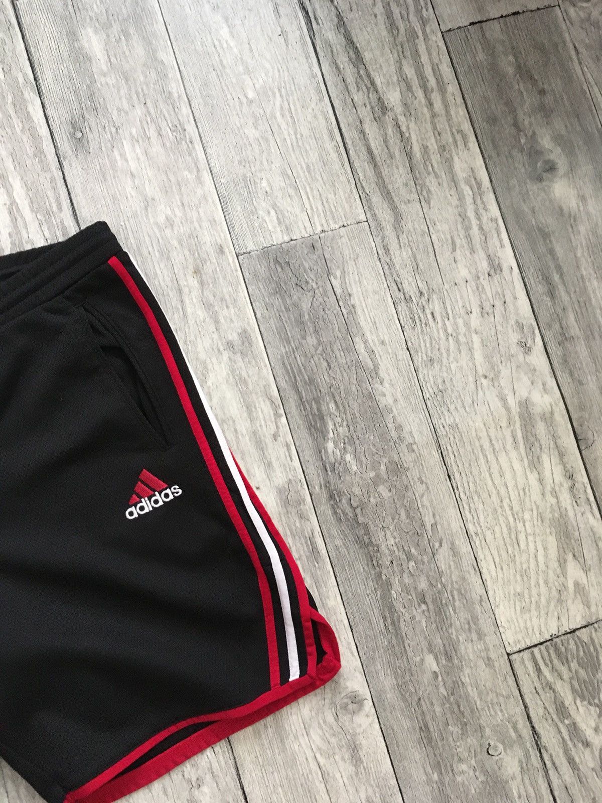 Adidas × Vintage Vintage retro 90’s Adidas 3 stripes shorts XL y2k cargo eqt Size US 36 / EU 52 - 3 Thumbnail