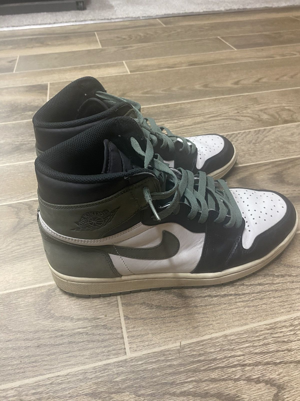 Nike Jordan 1 Clay green Size US 11.5 / EU 44-45 - 1 Thumbnail