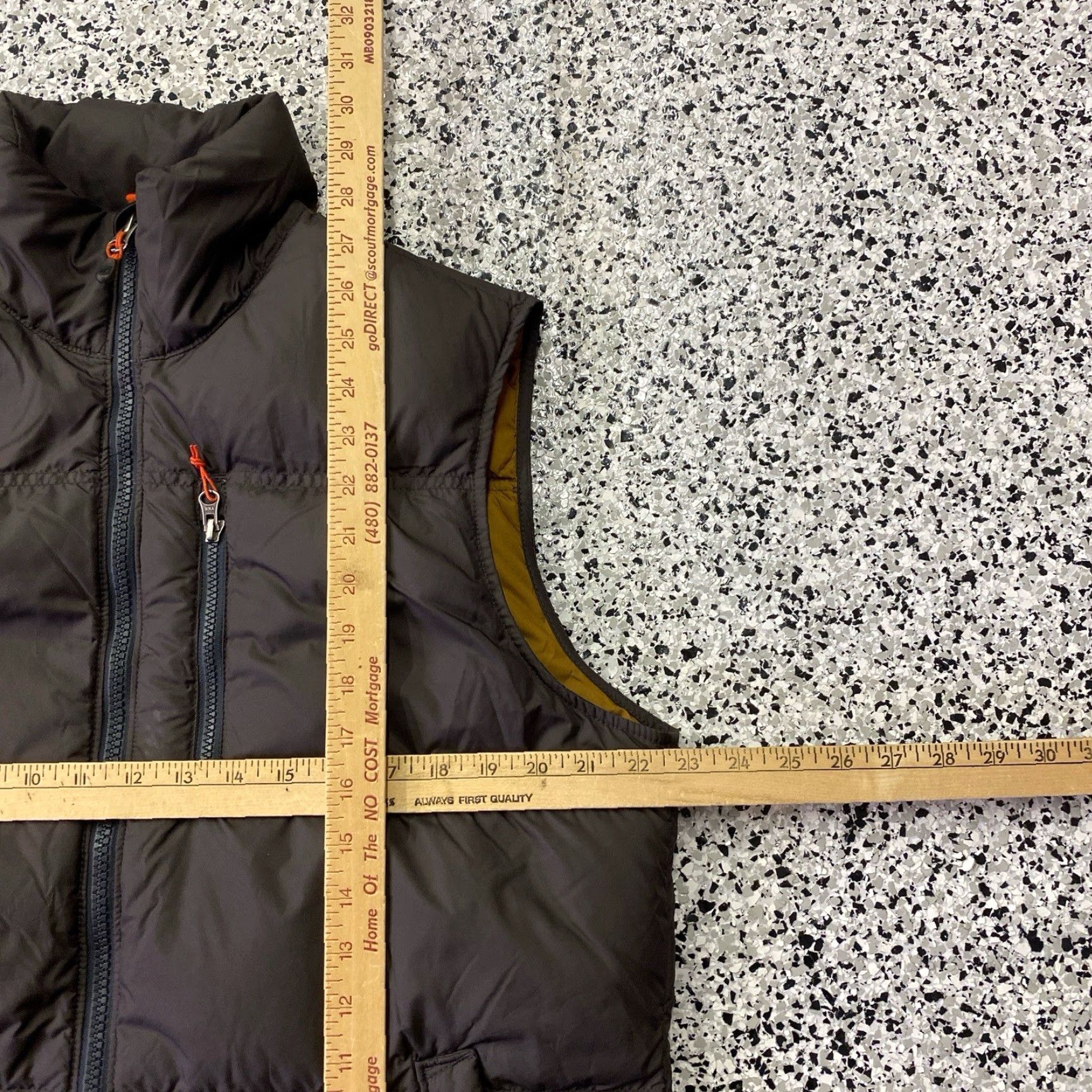 Vintage VINTAGE Woolrich Goose Down Puffer Vest Mens Medium Brown Size US M / EU 48-50 / 2 - 4 Thumbnail