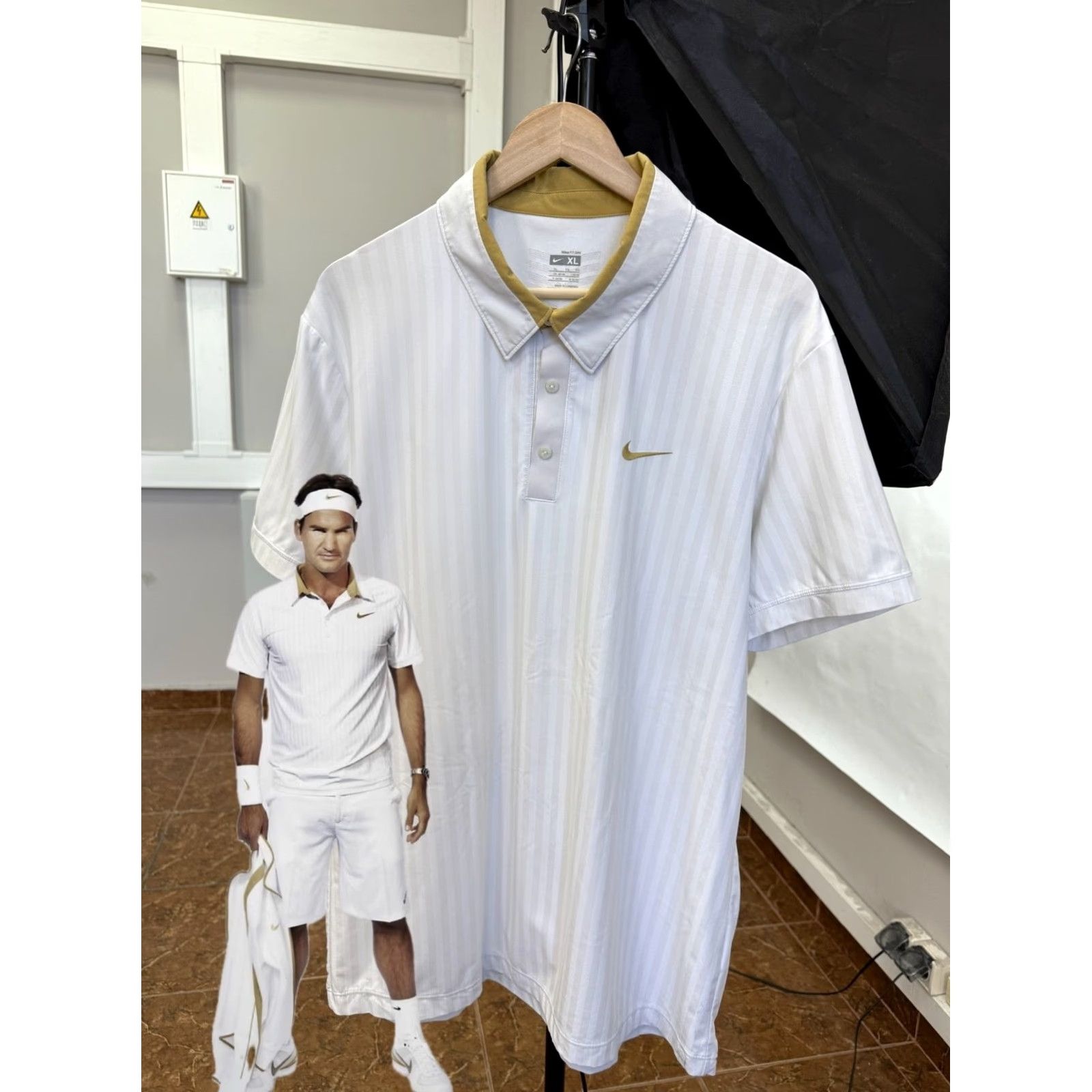 Nike Nike RF Wimbledon Polo XL White/Gold Men's Tennis Shirt Size US XL / EU 56 / 4 - 2 Thumbnail