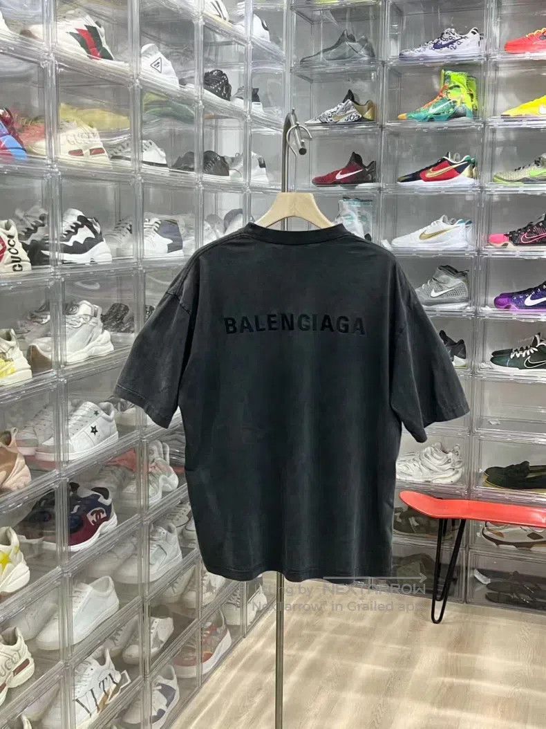 Balenciaga Balenciaga Water-washed grey short-sleeve, size L Size US L / EU 52-54 / 3 - 5 Thumbnail