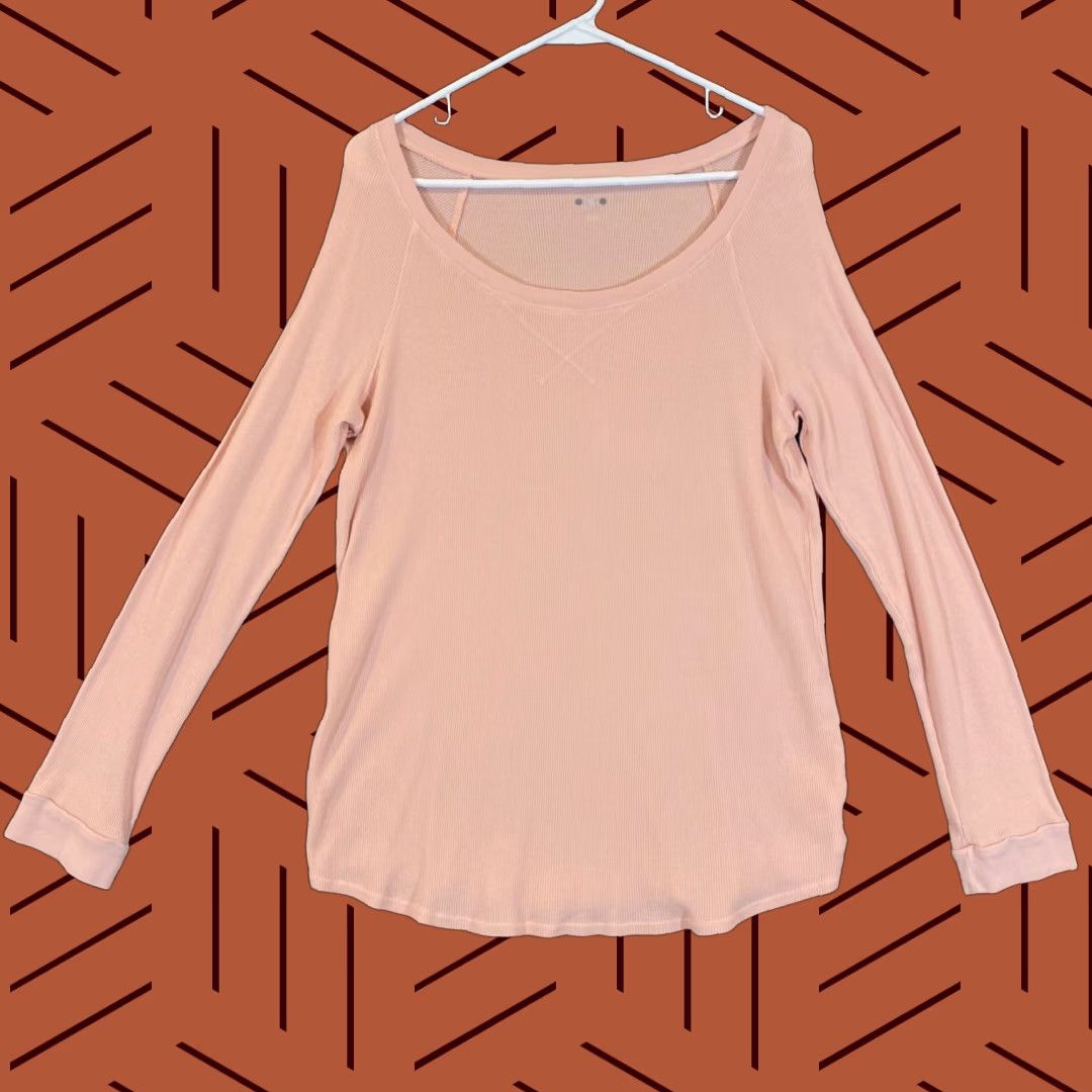 Vintage TITLE NINE Top Womens Medium Light Pink Scoop Neck Long Sleeve Pullover Stretch T-Shirt Size M / US 6-8 / IT 42-44 - 1 Thumbnail