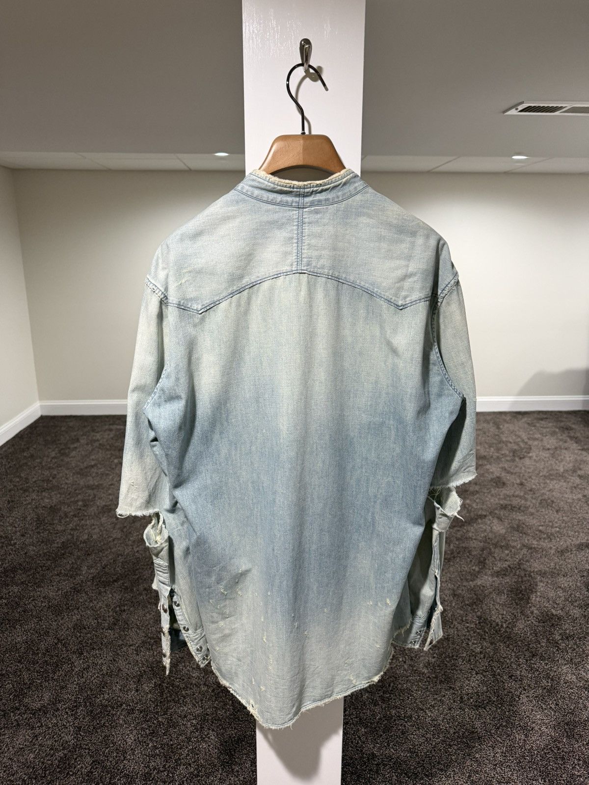 Balmain Balmain SS18 Distressed Light Blue Wash Denim Button Shirt Size US L / EU 52-54 / 3 - 2 Thumbnail