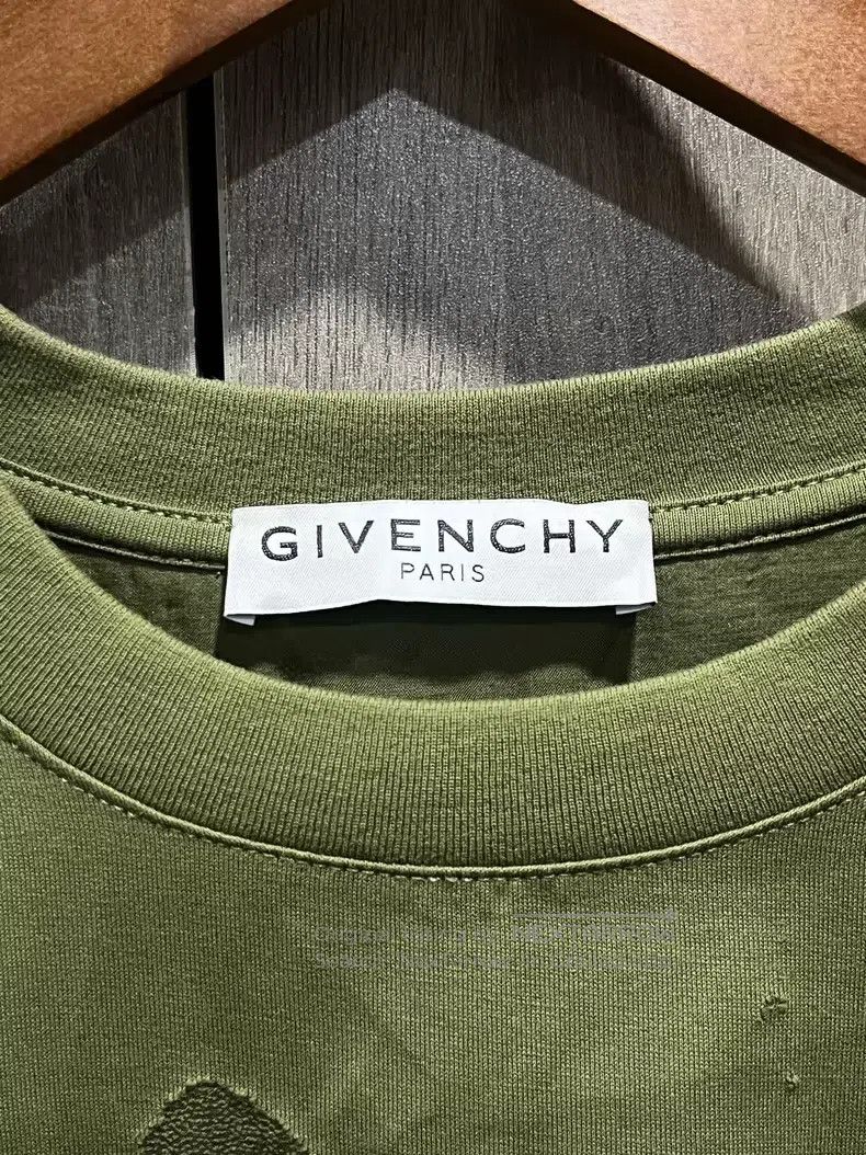 Givenchy Givenchy Green distressed round neck short sleeve Size US S / EU 44-46 / 1 - 5 Thumbnail