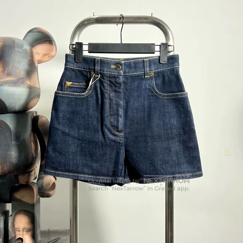 Louis Vuitton Louis Vuitton Leather presbyopic shorts Size US 34 / EU 50 - 1 Thumbnail