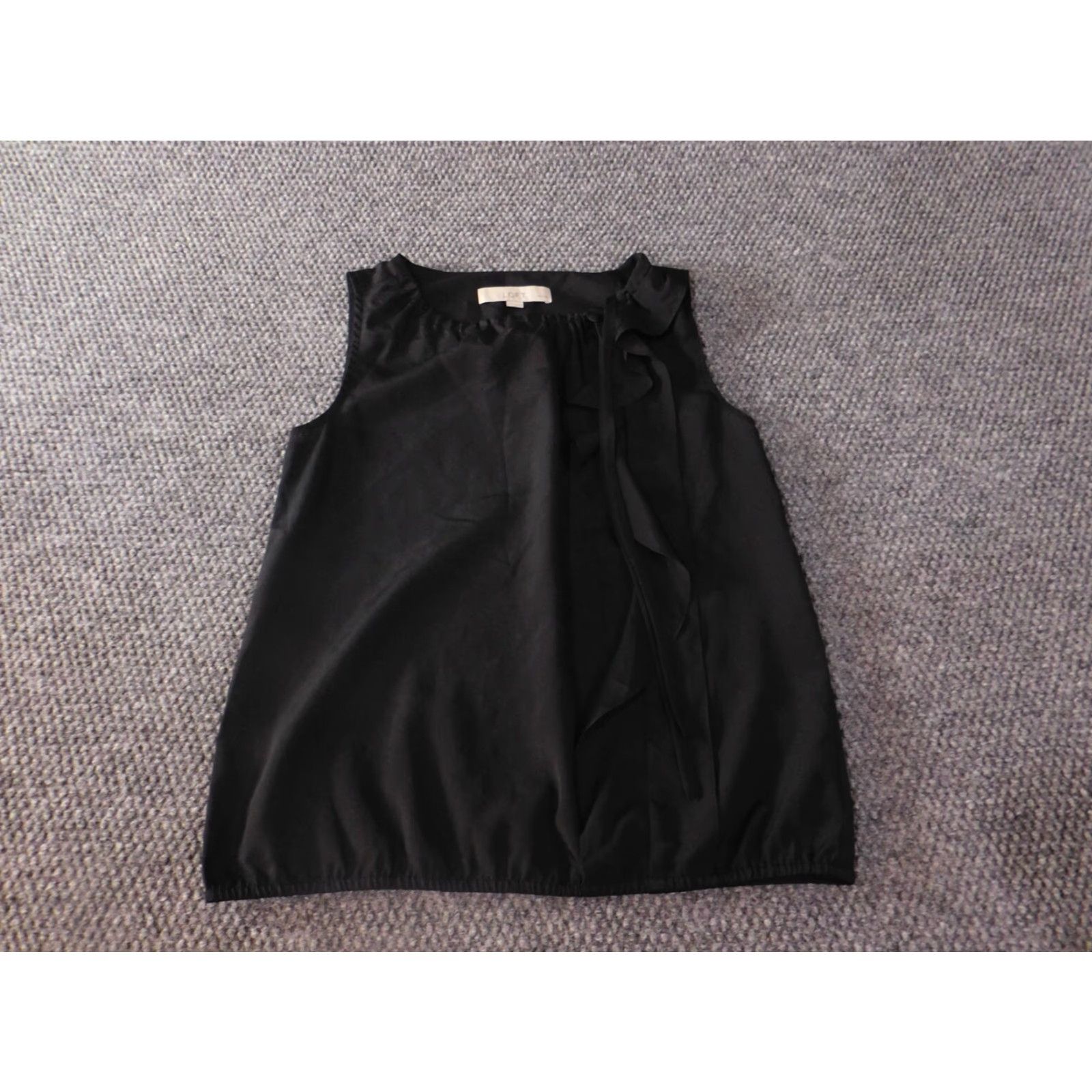 Ann Taylor Loft Ann Taylor Blouse Blouse Sleeveless Round Neck Pullover Casual Petite PXS Black Womens Regular Size Type Petites Button Classic Basic Size XS / US 0-2 / IT 36-38 - 2 Thumbnail