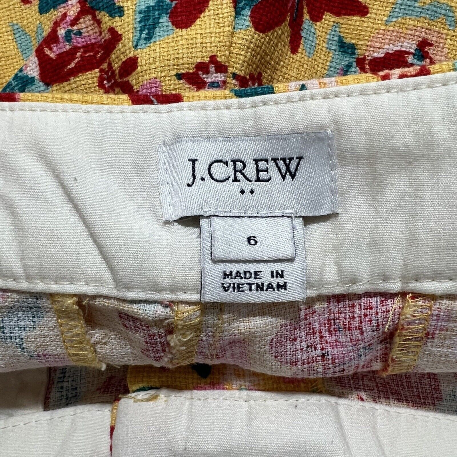 J.Crew J. Crew Yellow Floral 5" Inseam Colorful Knit Zip + Clasp Size 28" / US 6 / IT 42 - 4 Thumbnail
