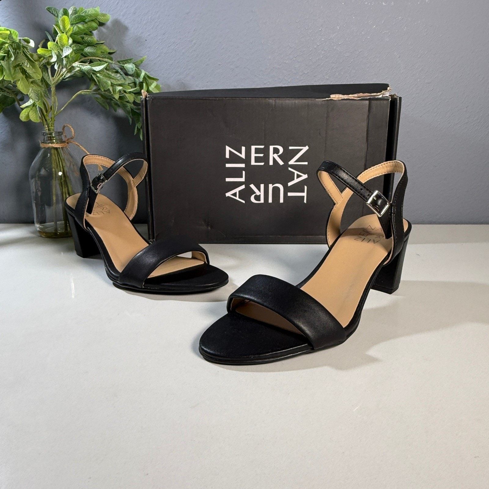 Naturalizer Naturalizer Bristol Black Block Heel Strap Sandals Size 7M Size US 7 / IT 37 - 1 Thumbnail