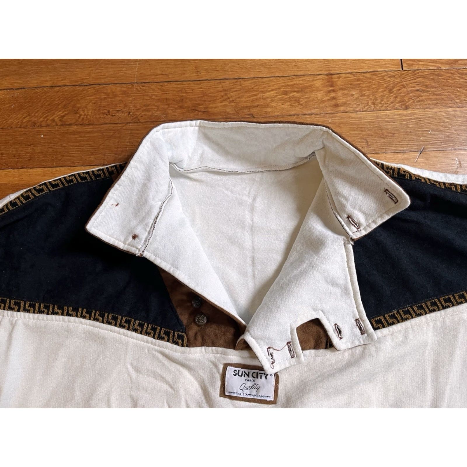 Vintage VINTAGE Sun City Paris Asymmetrical Button Sweater Men’s XL White Brown 90s Size US XL / EU 56 / 4 - 5 Thumbnail