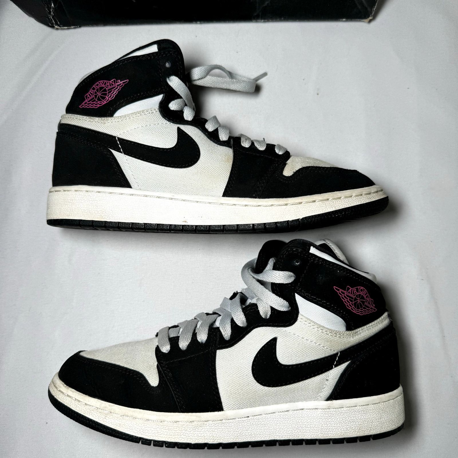 Jordan Brand × Nike Size 5 - Air Jordan 1 Retro High GS Pure Platinum Black Pink Size US 5 / EU 37 - 3 Thumbnail