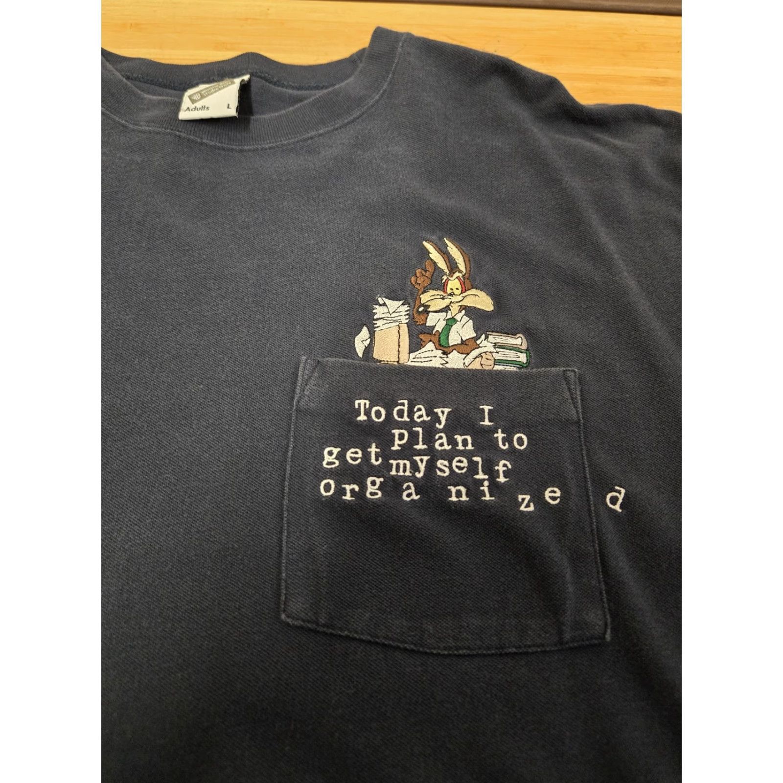 Vintage VINTAGE Warner Bros Shirt Mens L Navy Wile E Coyote Pocket Tee 90s Cartoon Retro Funny Graphic Print 100% Cotton Crew Neck Short Sleeve Size US L / EU 52-54 / 3 - 2 Thumbnail