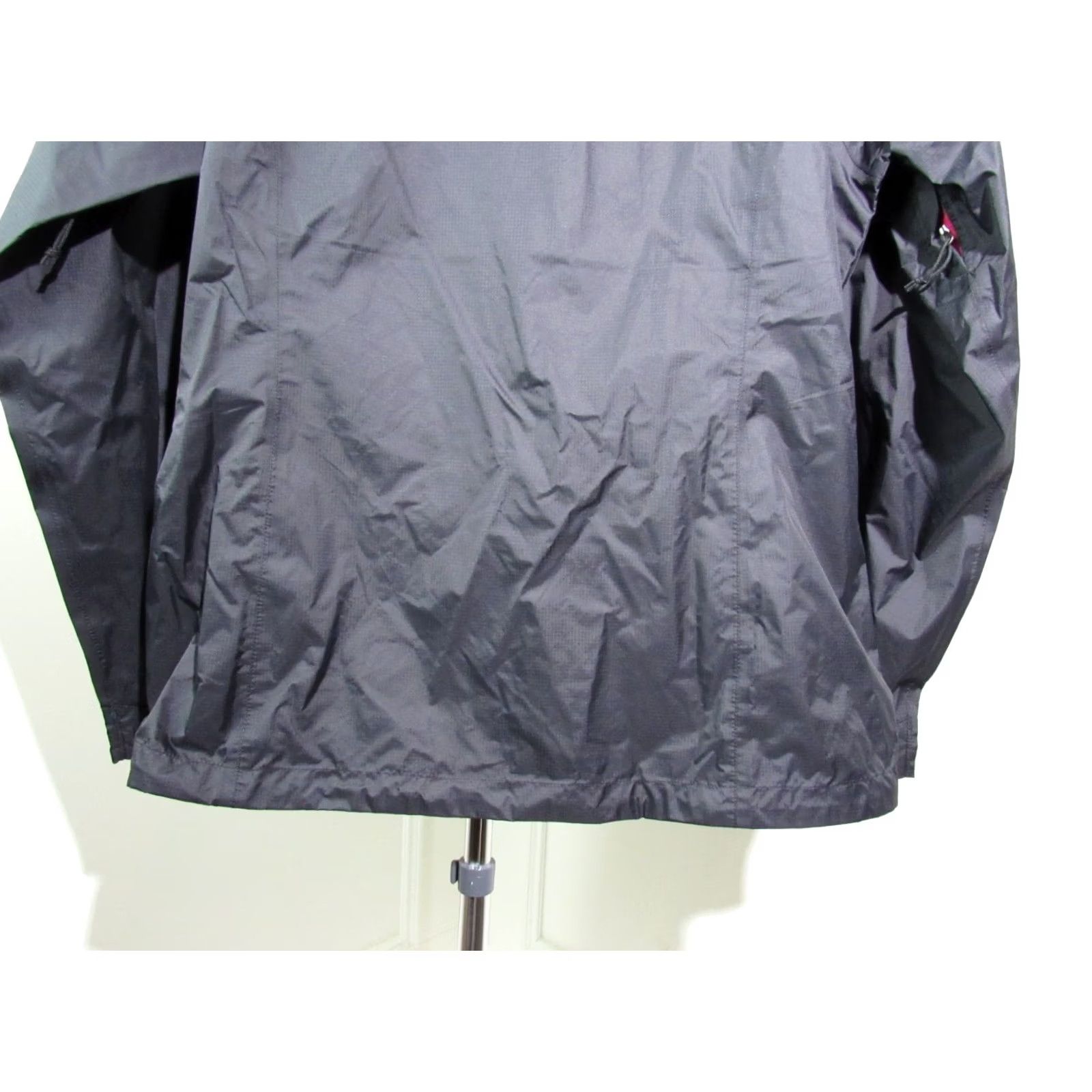 The North Face VINTAGE? The North Face Womens Black Hooded Water Resistance Jacket Womens Size XL Size XL / US 12-14 / IT 48-50 - 7 Thumbnail