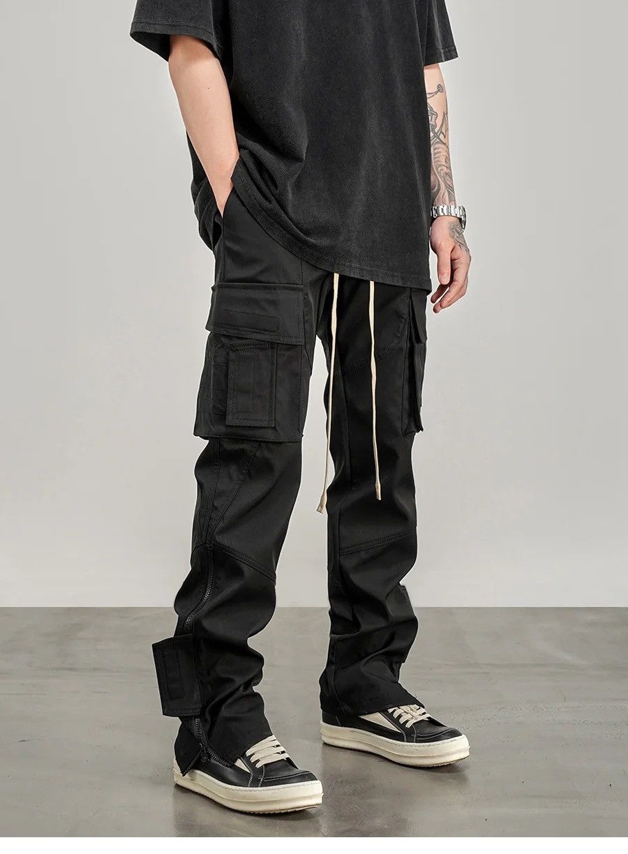 image of Vintage Utility Tactical Flared Cargo Pants Y2K in Black, Men's (Size 32)
