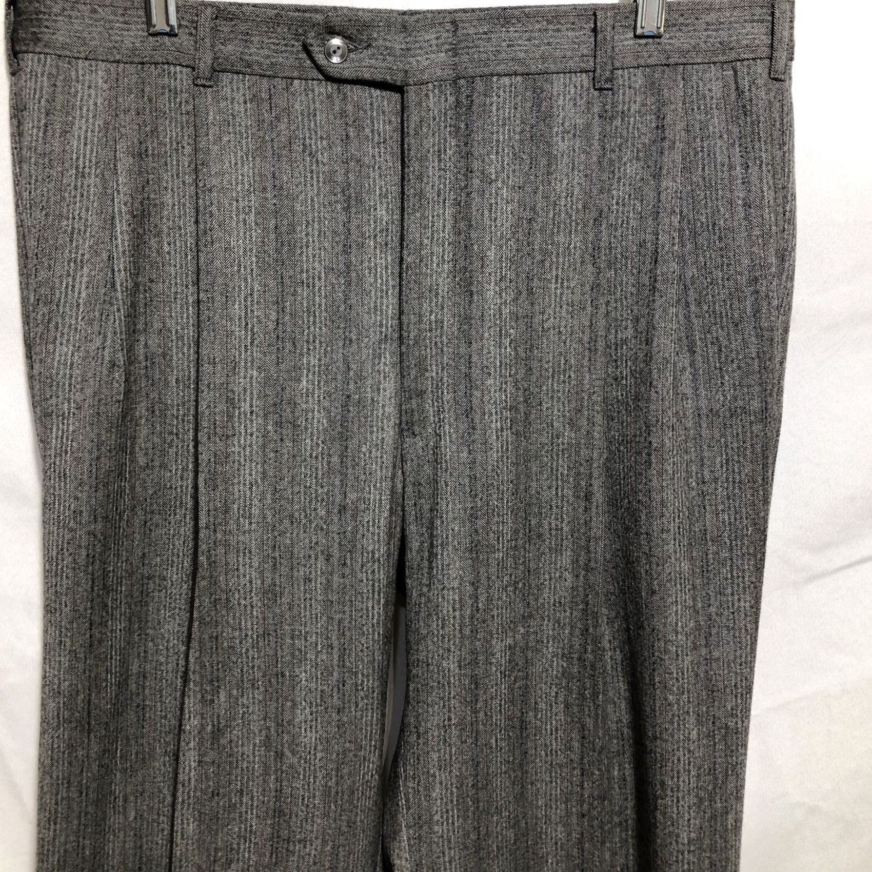 Pierre Cardin VINTAGE Pierre Cardin 2pc Suit Gray Stripe 100% Wool Double Breast 44R Men Size 44R - 7 Thumbnail