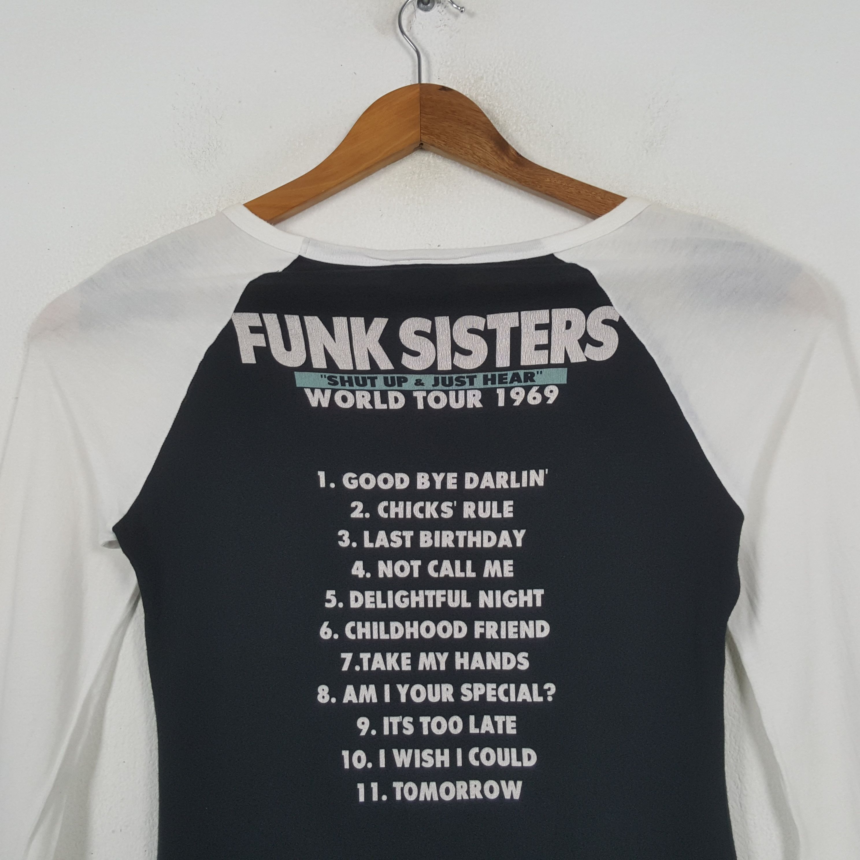 Japanese Brand Vintage FUNK SISTERS Japanese Brand T-shirt 31 Size XS / US 0-2 / IT 36-38 - 4 Thumbnail