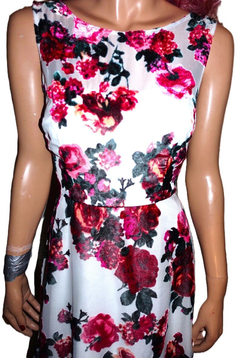 Betsey Johnson Betsey Johnson White Floral Velvet Applique Dress 8 Size M / US 6-8 / IT 42-44 - 2 Thumbnail