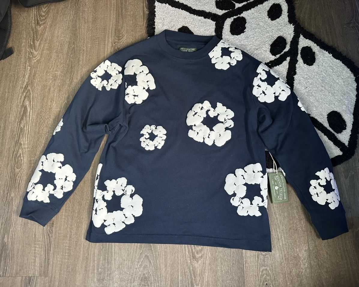 DENIM TEARS Long Sleeve Cotton Wreath Tee Navy Size US S / EU 44-46 / 1 - 1 Thumbnail