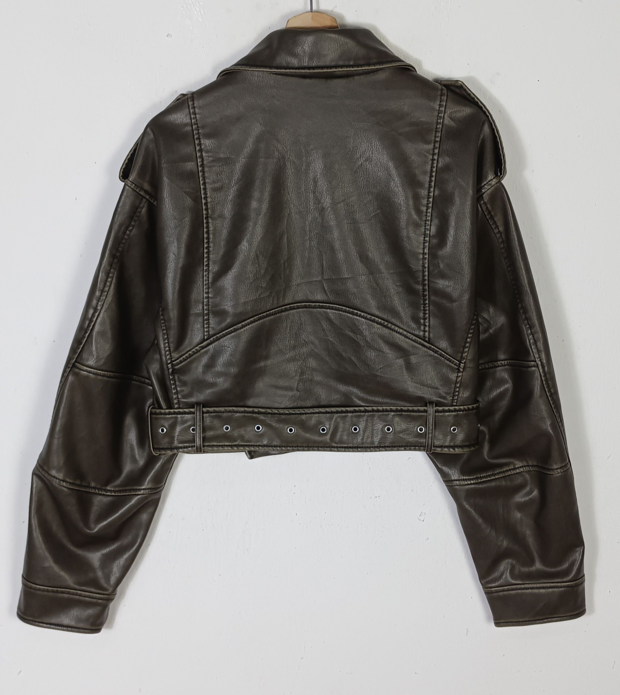 Le Grande Bleu (L.G.B.) ZARA Cropped Leather Jacket Size M / US 6-8 / IT 42-44 - 2 Thumbnail