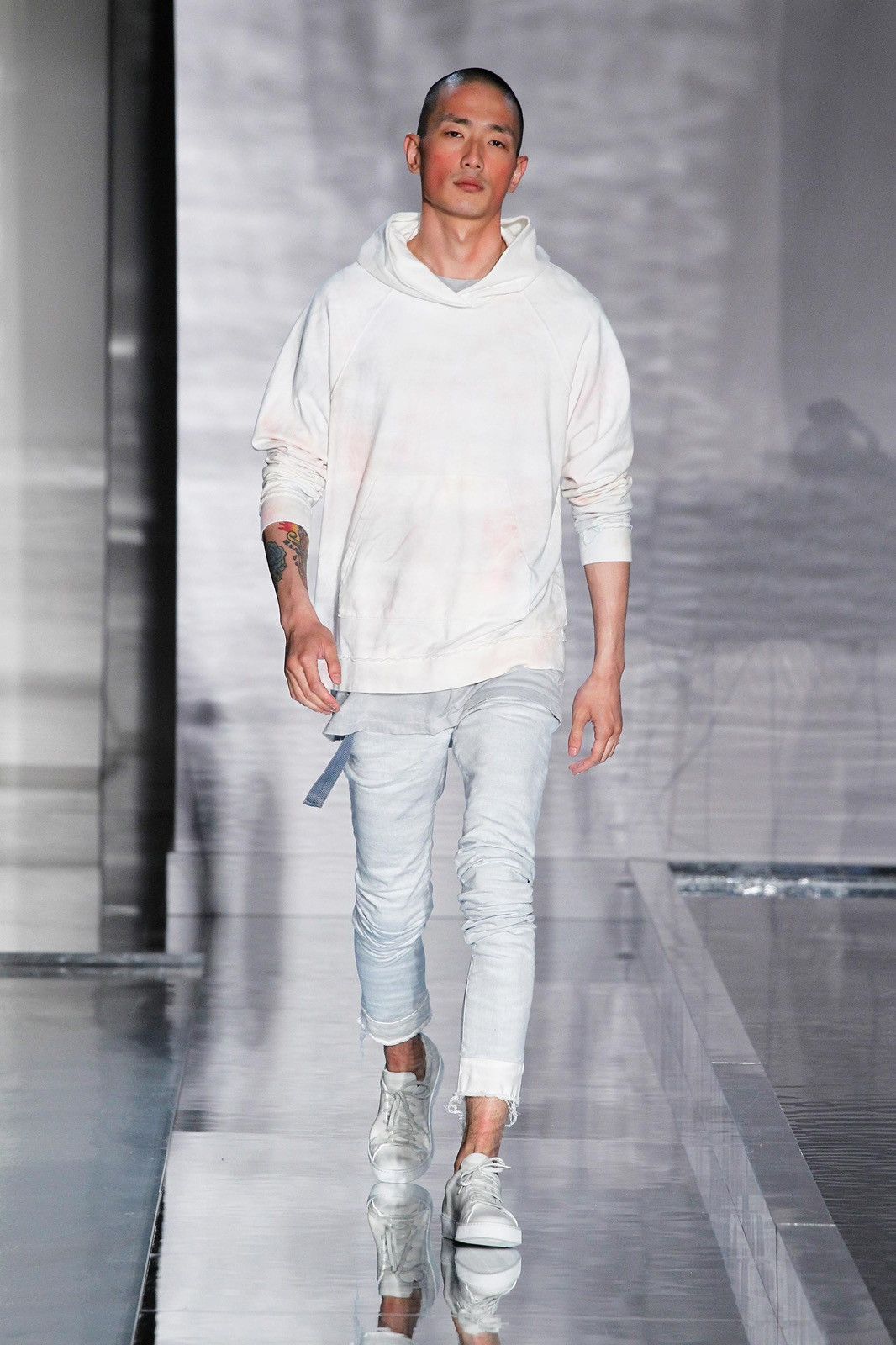 John Elliott SPRiNG SUMMER 2017 SEASON NiNE iCE BLUE GLACiER CAST 2 DENiM Size US 31 - 17 Thumbnail