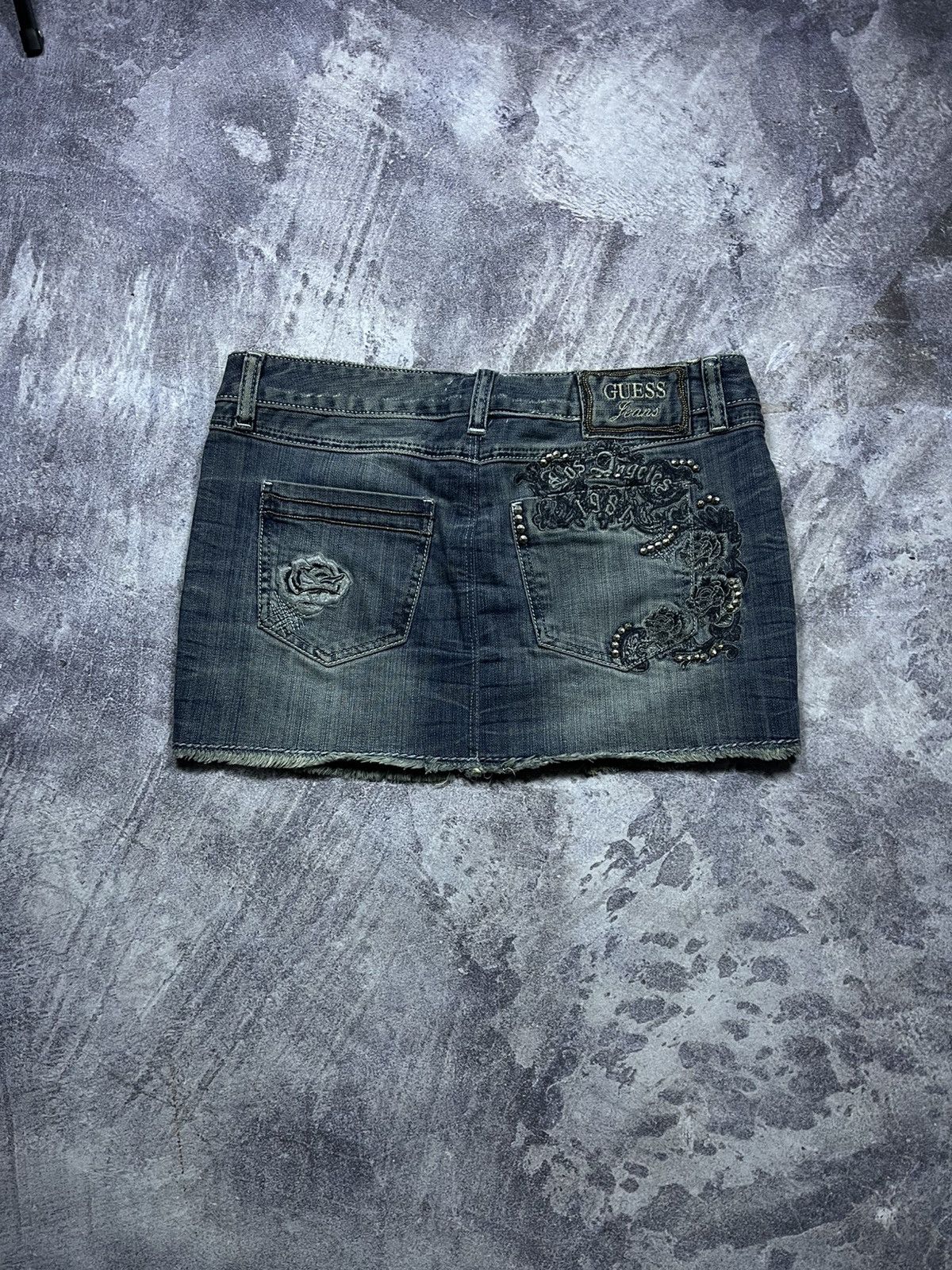 Guess Guess Mini Skirt Jeans Denim Vintage Streetwear Y2K Size 30" / US 8 / IT 44 - 1 Thumbnail