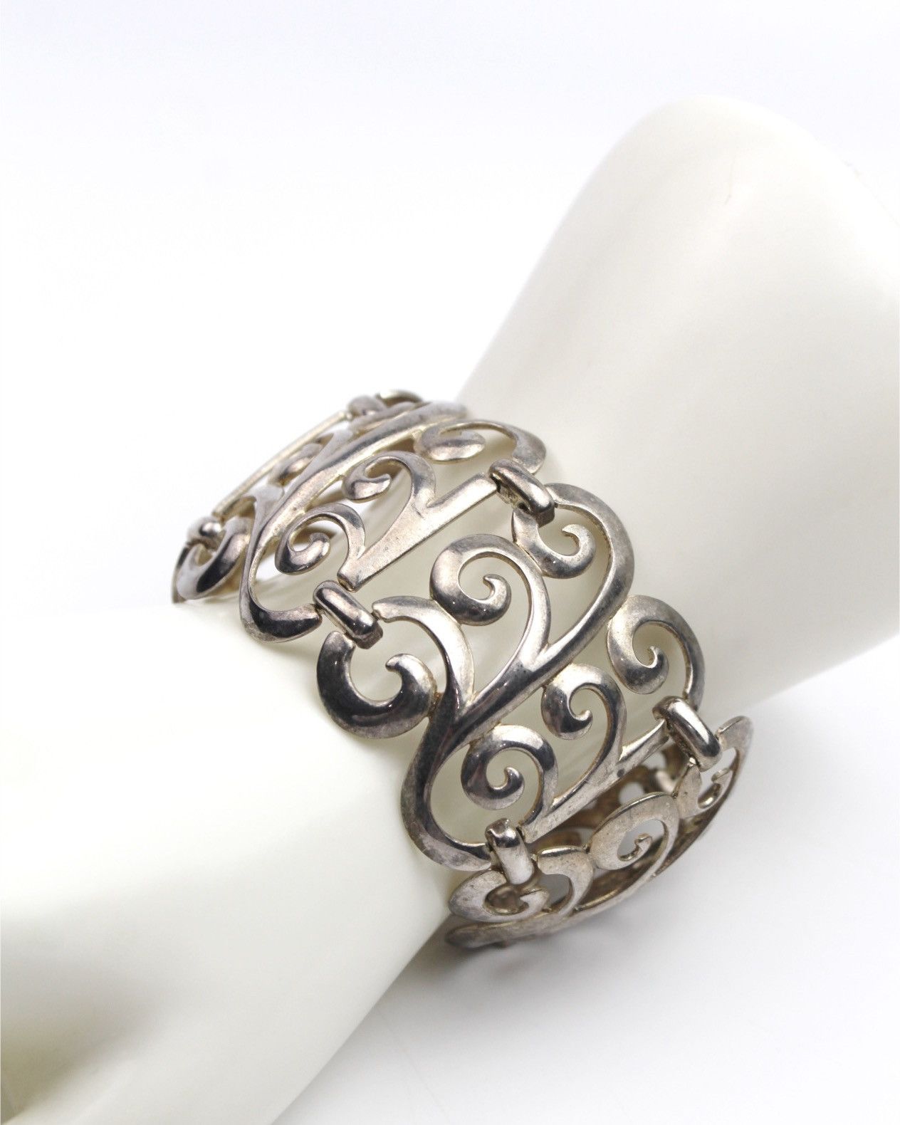 Vintage 1960S USA VINTAGE ARABESQUE OPENWORK SCROLL BRACELET Size ONE SIZE - 3 Thumbnail