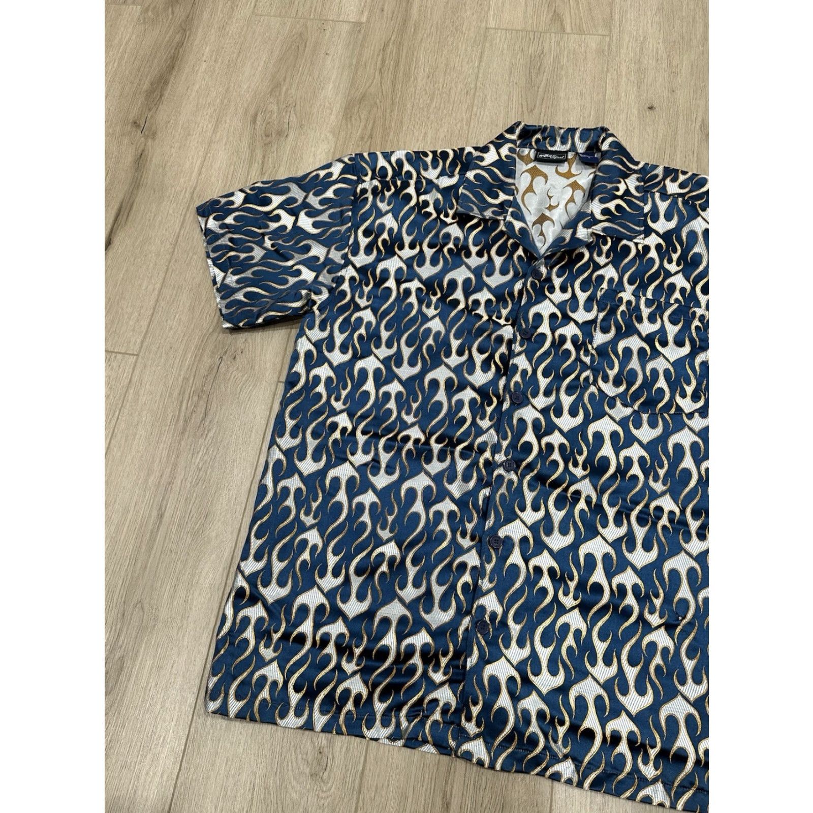 Vintage VINTAGE Hoax Original Flame Shirt L Men Blue 90s Club Rayon Button-Up Collared Short Sleeve Fires"} Size US L / EU 52-54 / 3 - 3 Thumbnail