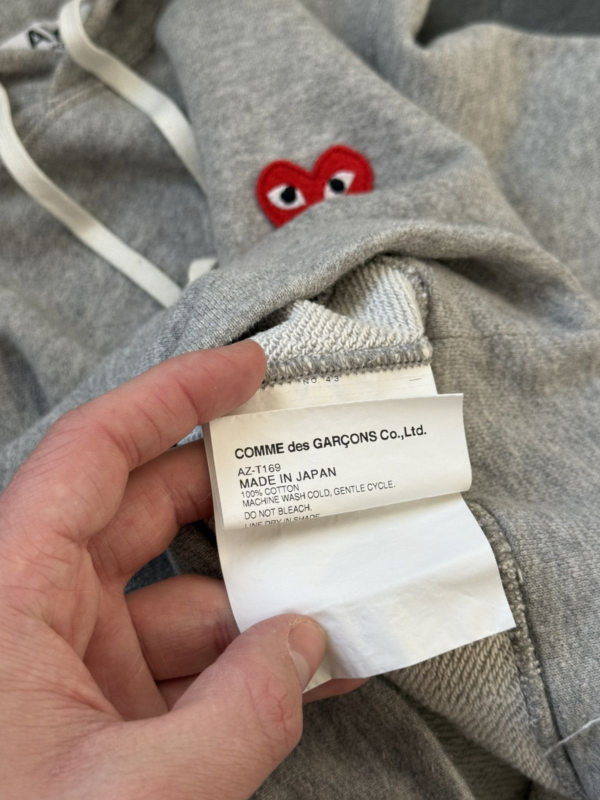 Comme des Garcons × Comme des Garcons PLAY Play Comme des Garcons Heart Logo Hoodie/ CDG Heart Hoodie Size XS / US 0-2 / IT 36-38 - 8 Thumbnail