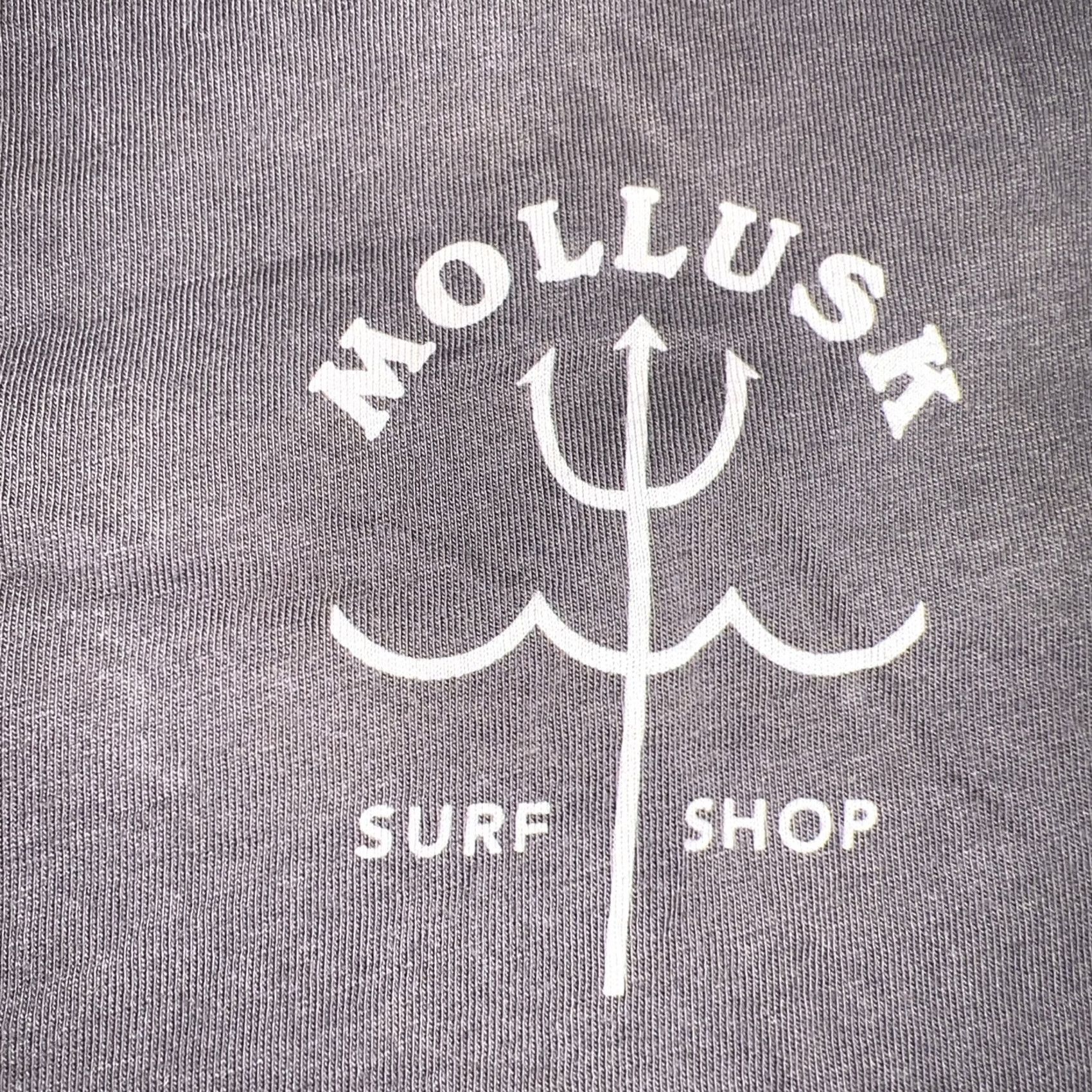 Vintage VINTAGE Mollusk California Surfboards Logo Tank Top Shirt Large Gray Mens Regular Workout Beach Bohemian Surfer California 90s Style Logo Tee Size US L / EU 52-54 / 3 - 3 Thumbnail