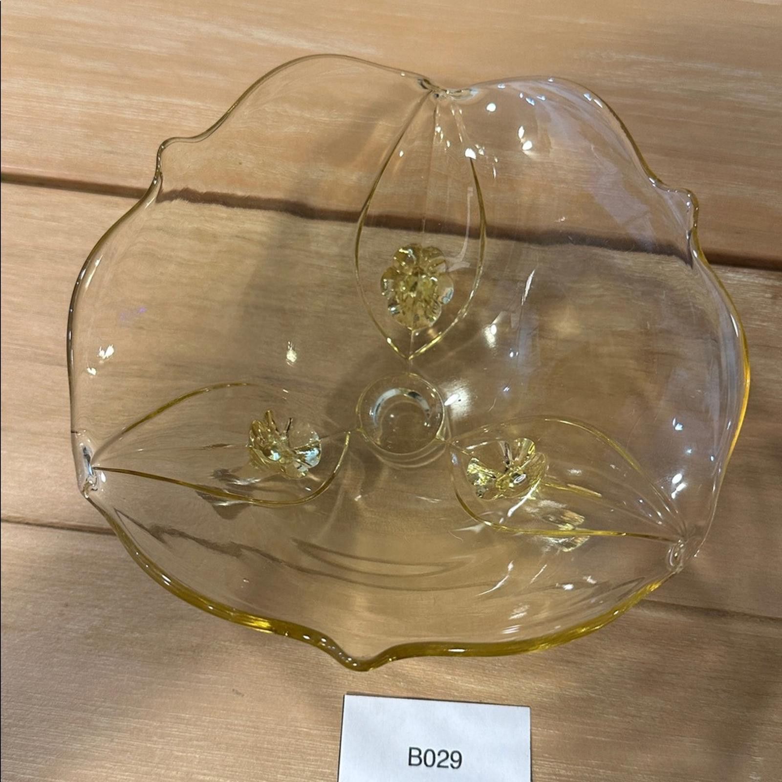 Other Glass Candy Dish Antique 3-footed bowl light canary yellow Size ONE SIZE - 4 Thumbnail