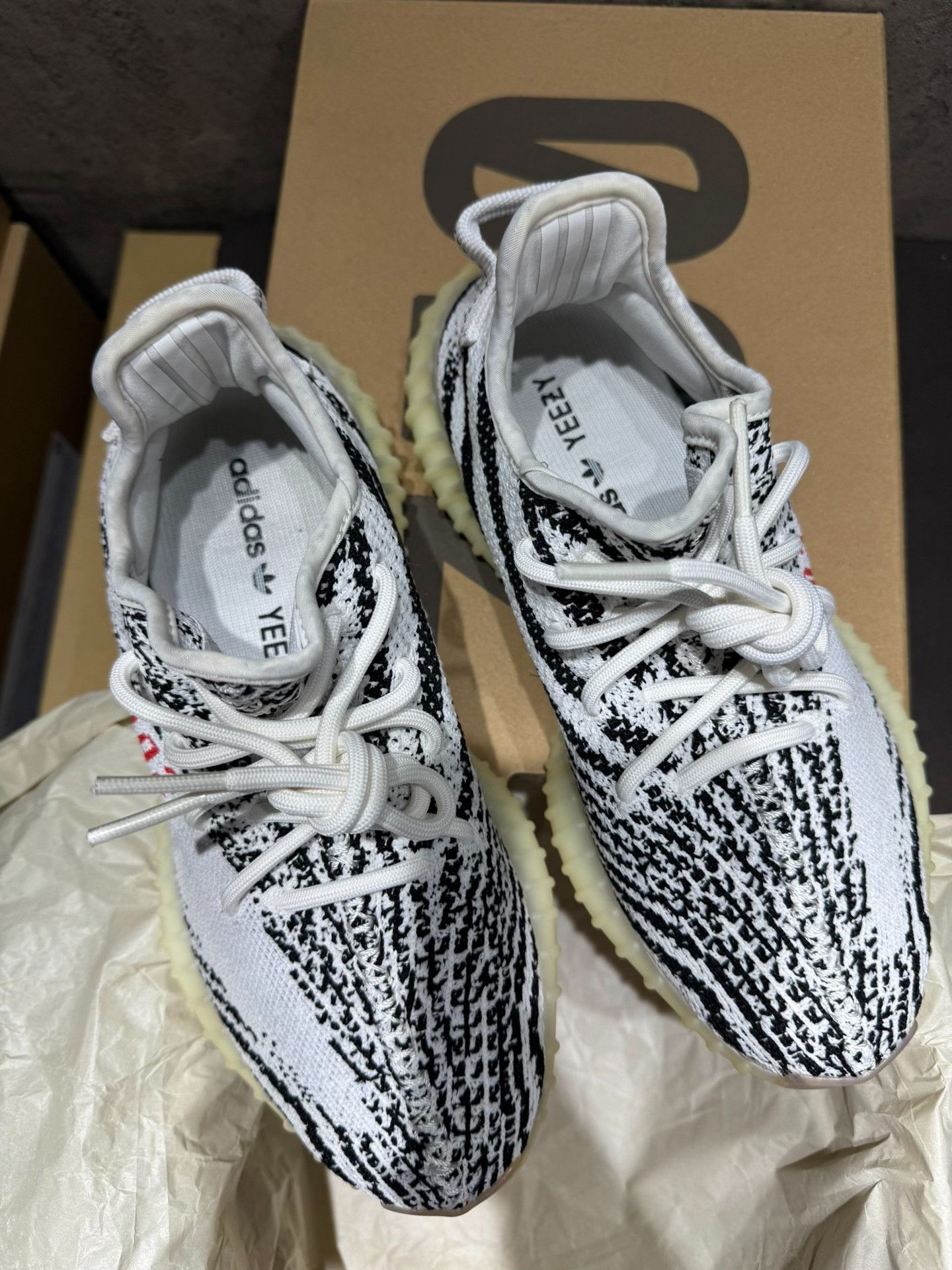 Adidas Adidas YEEZY350 White Lowtop Sneakers 39 Men Size US 6.5 / EU 39-40 - 1 Thumbnail
