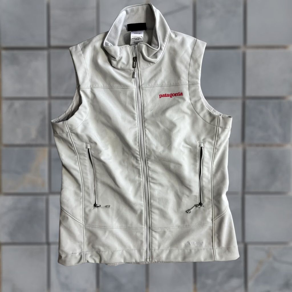 Patagonia Patagonia Vest Womens Medium Gray Softshell Full Zip Pockets Logo Outdoor Size M / US 6-8 / IT 42-44 - 1 Thumbnail