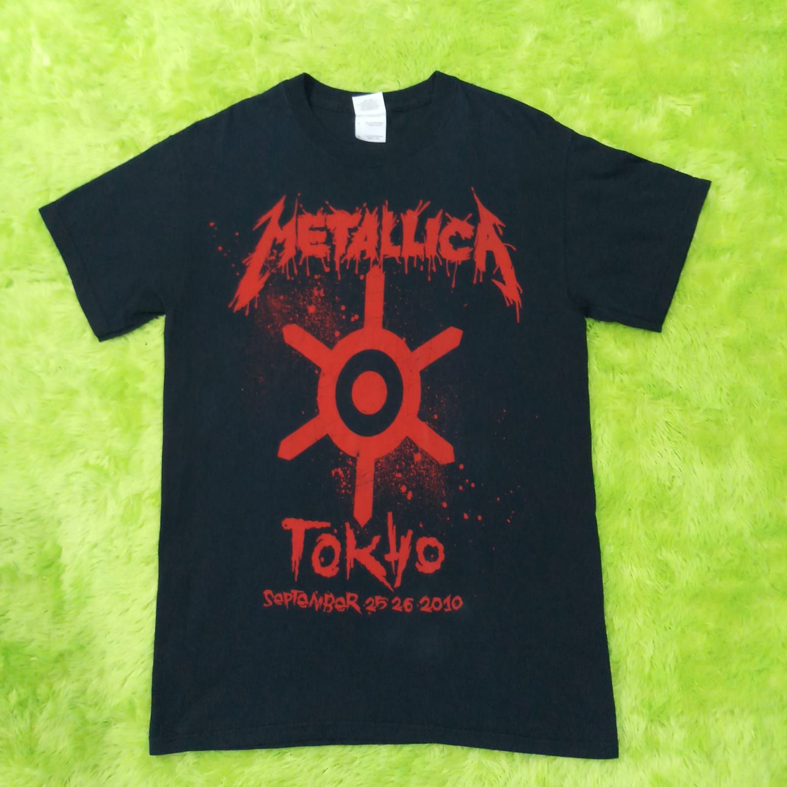 image of Gildan Metallica Live In Tokyo in Black, Men's (Size Small)