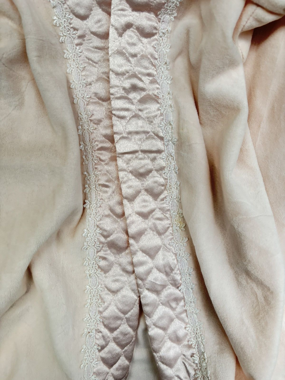 Dior 1970s Christian Dior Le Connaisseur Lace Trimmed Robe Size M / US 6-8 / IT 42-44 - 10 Thumbnail