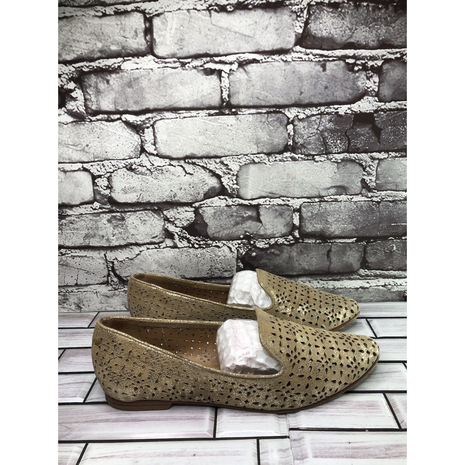 Trask H.S. Trask Gold Leather Shimmer Slip On Perforated Shoes Wom Size US 7.5 / IT 37.5 - 15 Thumbnail