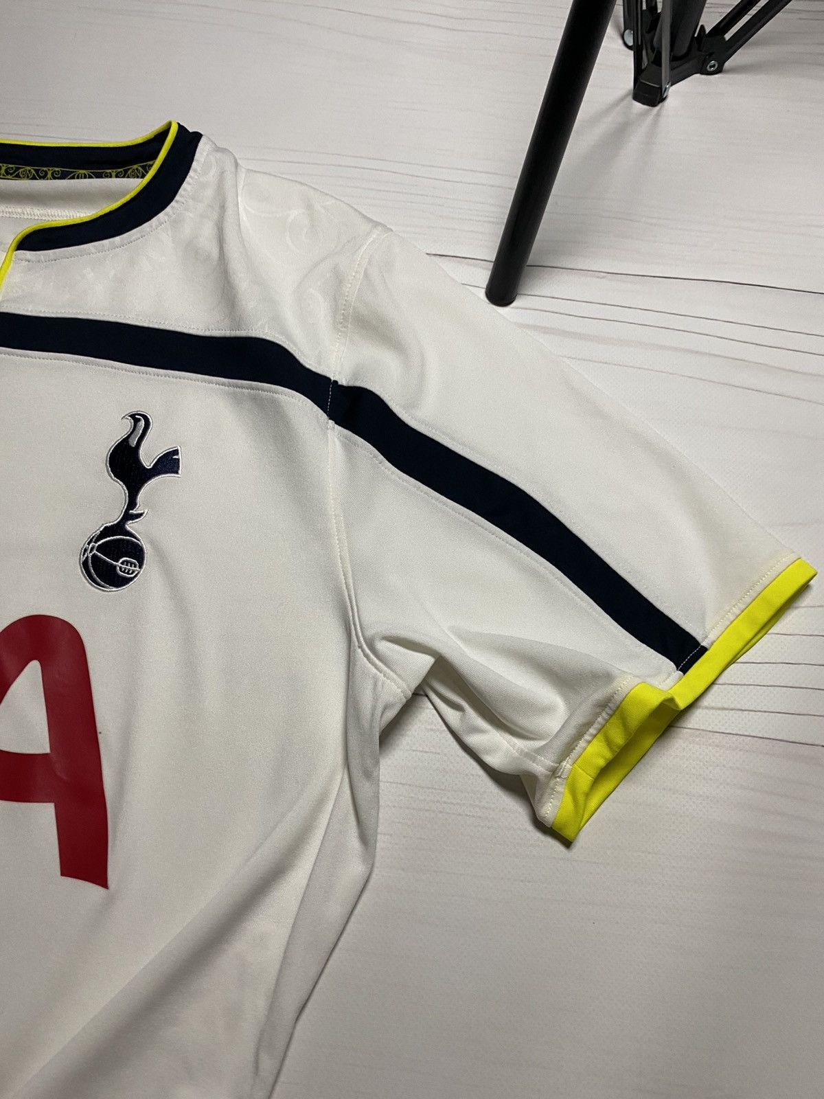 Under Armour × Vintage Under Armour Tottenham Hotspur 2014/15 home soccer jersey Size US L / EU 52-54 / 3 - 10 Thumbnail