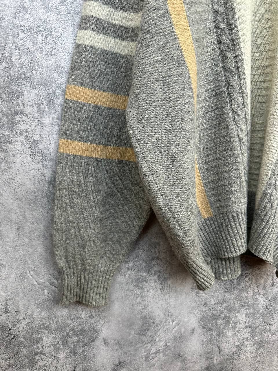 Pringle Of Scotland Pringle of Scotland Striped Scotland Wool V-Neck Sweater VTG Size US M / EU 48-50 / 2 - 6 Thumbnail
