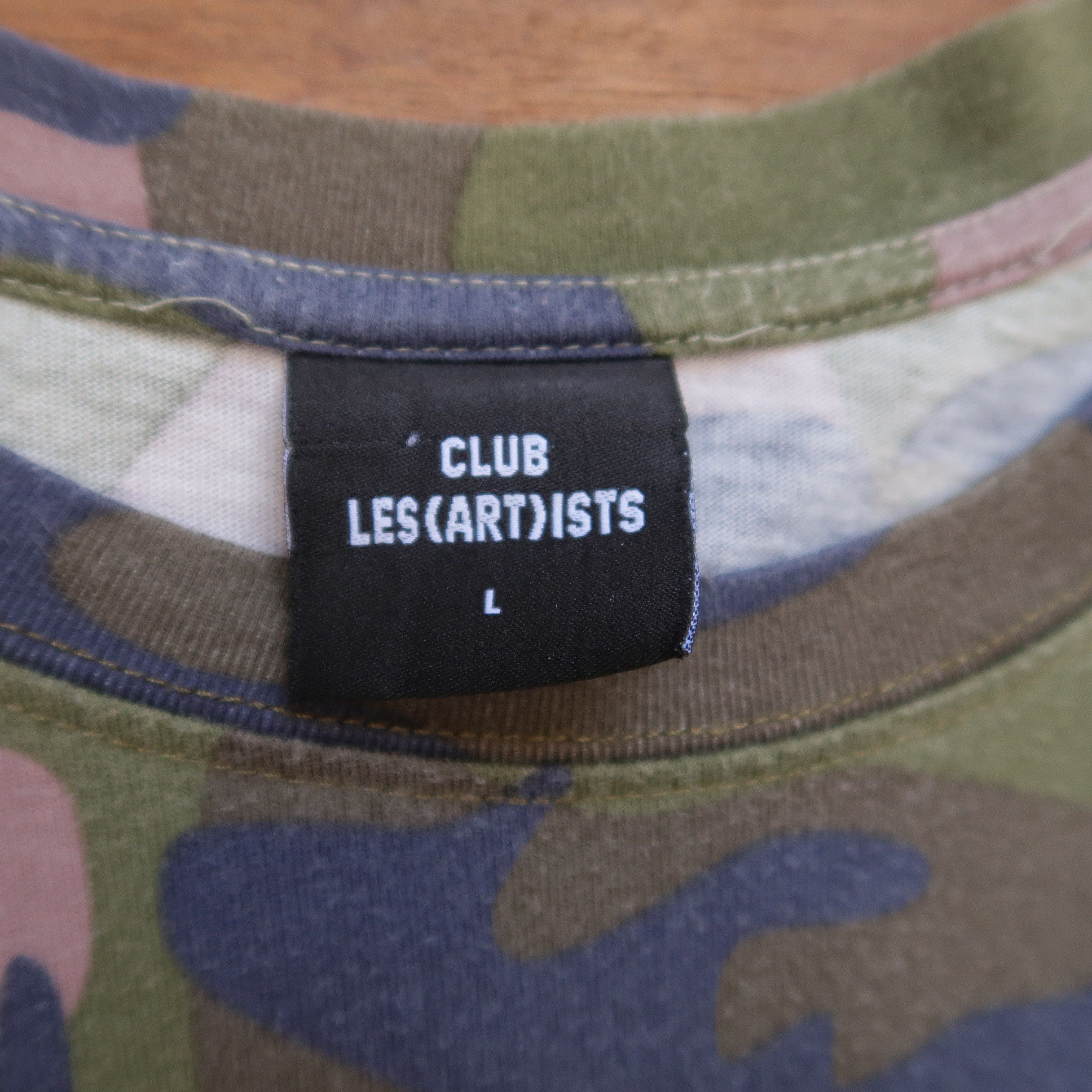 Japanese Brand Les Artists Travis 92 Graphic T-shirt Men Large Camo Size US L / EU 52-54 / 3 - 4 Thumbnail