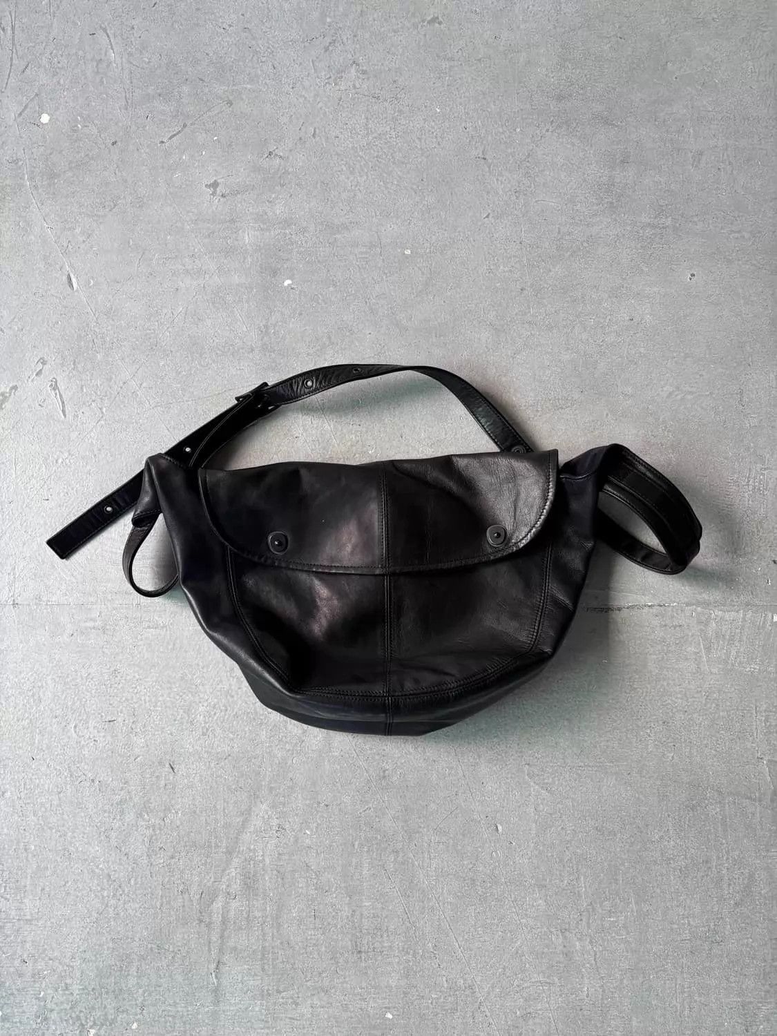 Yohji Yamamoto Yohji Yamamoto Vintage Crossbody Bag (39.5x25.5) Pilot/Swedish Size ONE SIZE - 1 Thumbnail