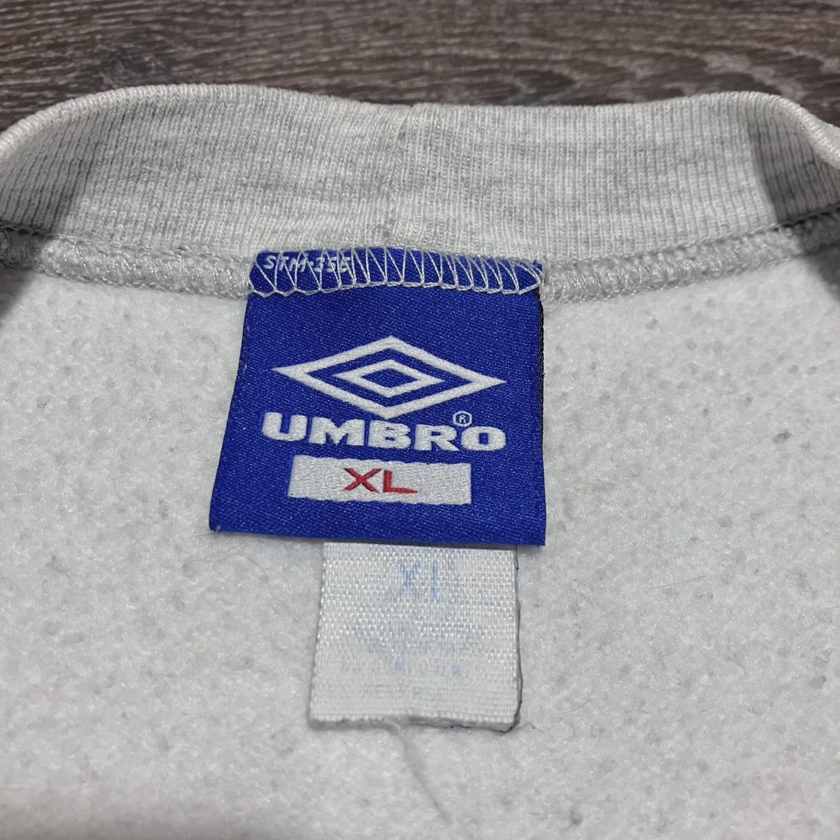 Umbro Vintage 90s UMBRO Embroidered Logo Baggy Fit Sweatshirt Size US XL / EU 56 / 4 - 5 Thumbnail
