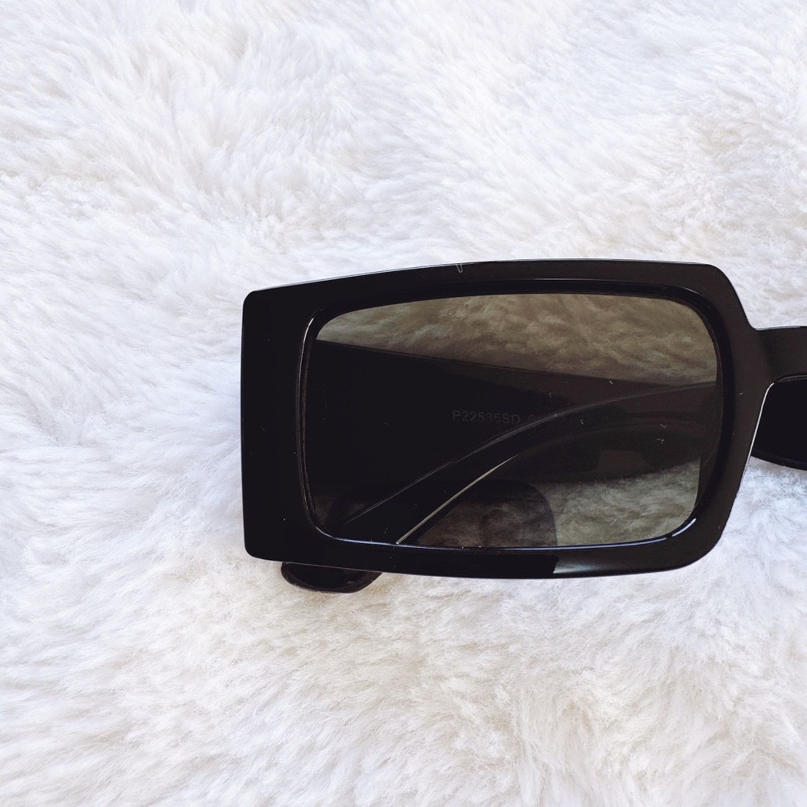 Other Abigail Black w/ Green Tint Rectangular Sunglasses Size ONE SIZE - 2 Thumbnail