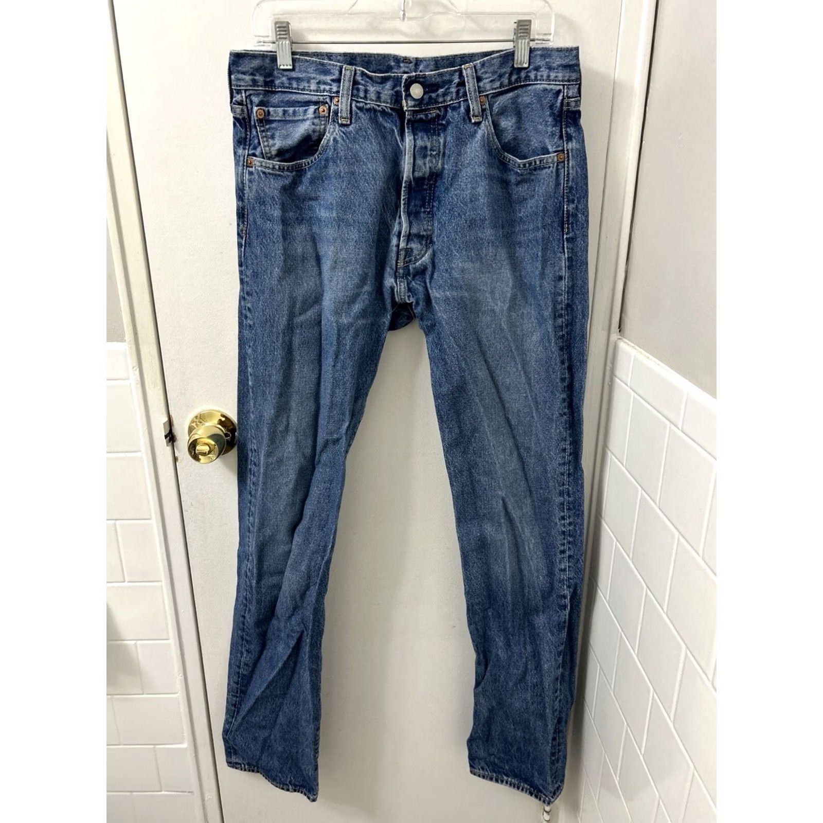 Levi's Levi's 501 Jeans Mens 34x35 Medium Wash Blue Original Fit Denim Button Fly Straight 90s Vintage Pockets Mens Size US 34 / EU 50 - 6 Thumbnail