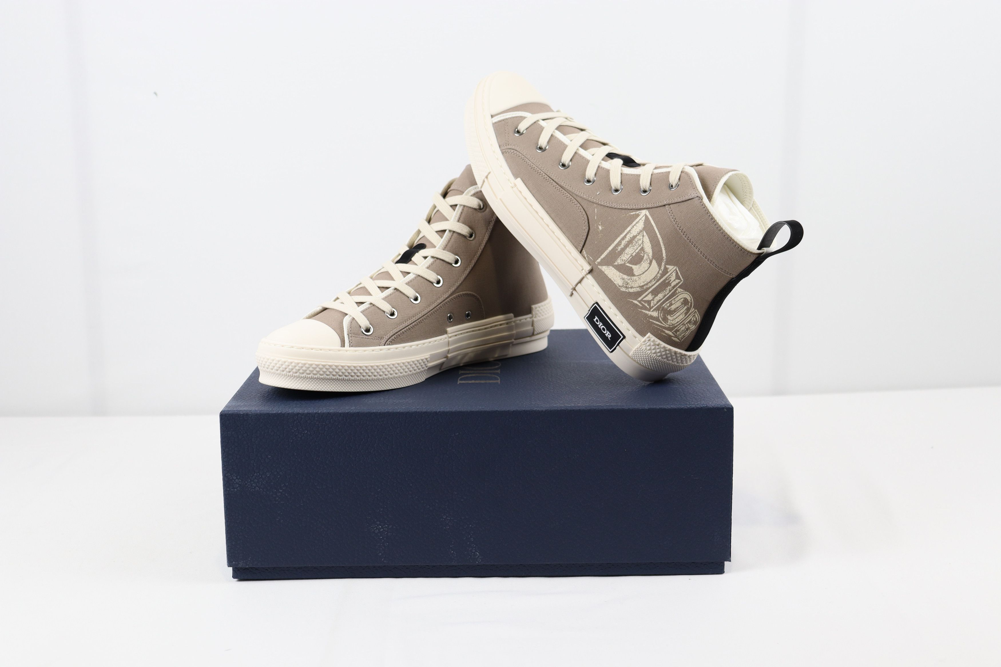Dior o1rshd Logo B23 Sneakers in Grey Size US 9 / EU 42 - 13 Thumbnail